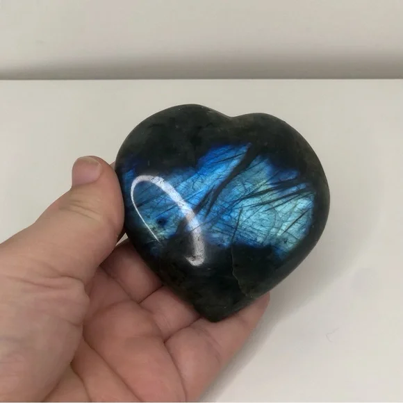 MEGA FLASH Labradorite Heart - Picture 2 of 11